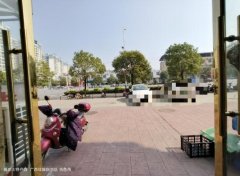 转让华讯城经营两年特产店，客源稳定接手即可盈利