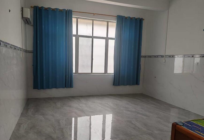 招租体育馆对面自建房新装修,单间配套齐全,拎包入住 招租体育馆对面自建房新装修,单间配套齐全,拎包入住