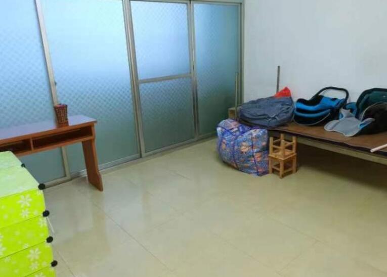 百色市解放街单位房粤东会馆旁、二码头斜对面三房二厅,拎包入住 百色市解放街单位房粤东会馆旁、二码头斜对面三房二厅,拎包入住