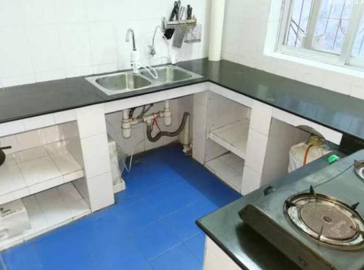 百色市解放街单位房粤东会馆旁、二码头斜对面三房二厅,拎包入住 百色市解放街单位房粤东会馆旁、二码头斜对面三房二厅,拎包入住