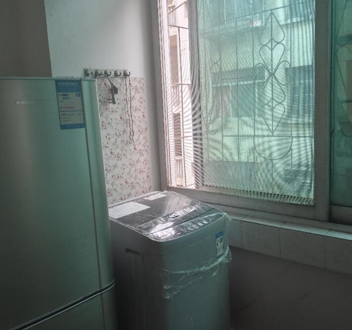 位于城西路棉纺厂生活小区的一套二室一厅(五楼)出租,单位房 位于城西路棉纺厂生活小区的一套二室一厅(五楼)出租,单位房