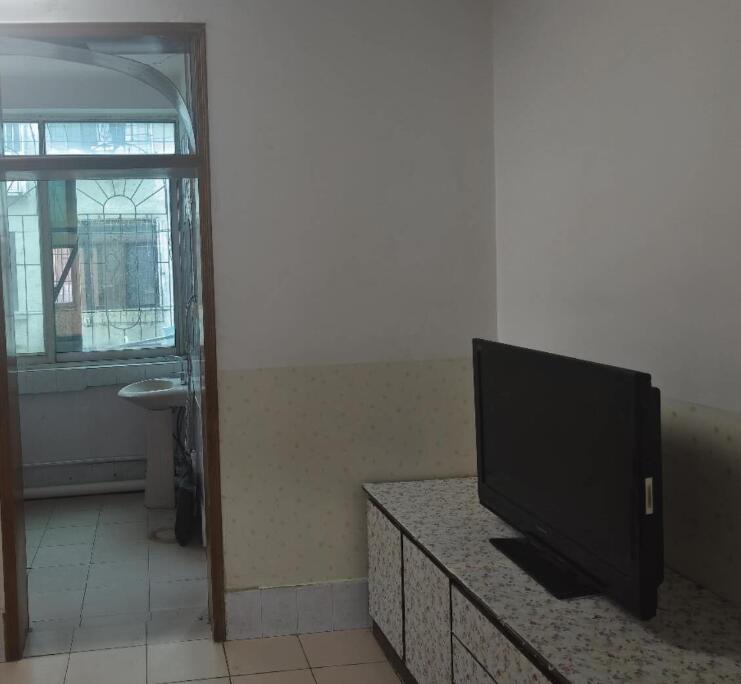 位于城西路棉纺厂生活小区的一套二室一厅(五楼)出租,单位房 位于城西路棉纺厂生活小区的一套二室一厅(五楼)出租,单位房