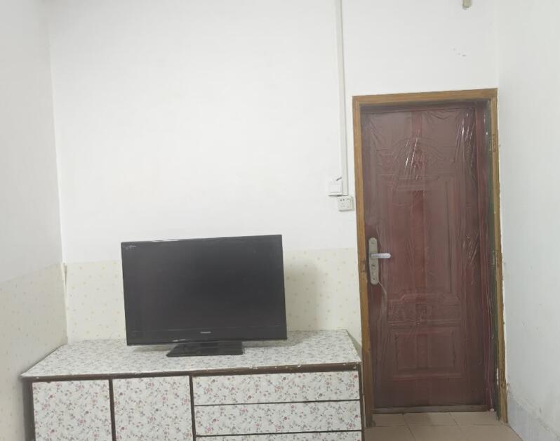 位于城西路棉纺厂生活小区的一套二室一厅(五楼)出租,单位房 位于城西路棉纺厂生活小区的一套二室一厅(五楼)出租,单位房