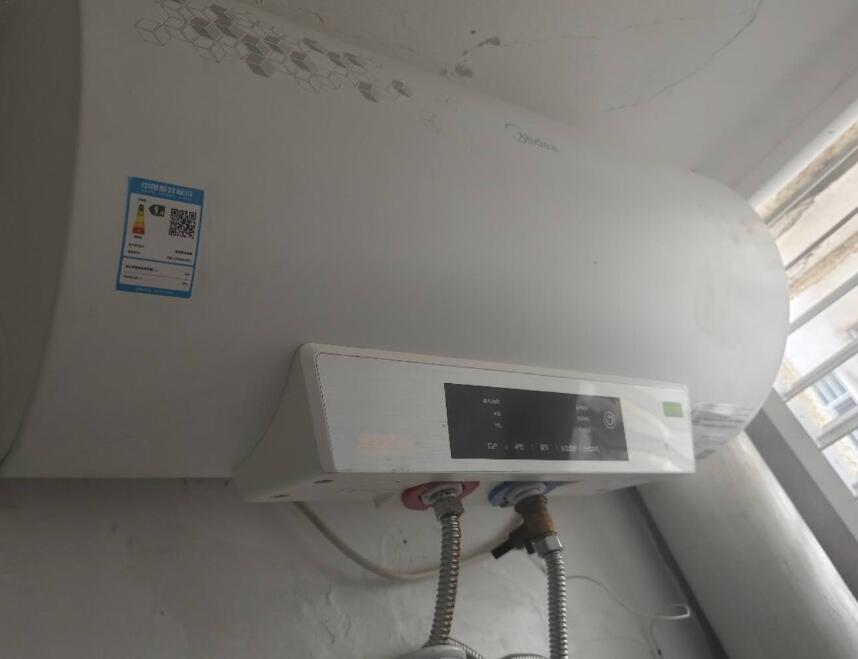 位于城西路棉纺厂生活小区的一套二室一厅(五楼)出租,单位房 位于城西路棉纺厂生活小区的一套二室一厅(五楼)出租,单位房